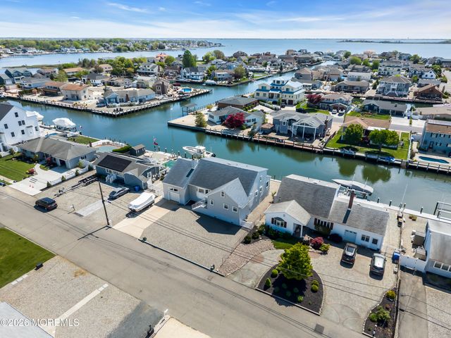 33 Clarkson Drive, Toms River, NJ 08753