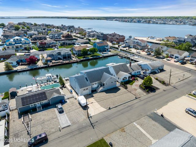33 Clarkson Drive, Toms River, NJ 08753