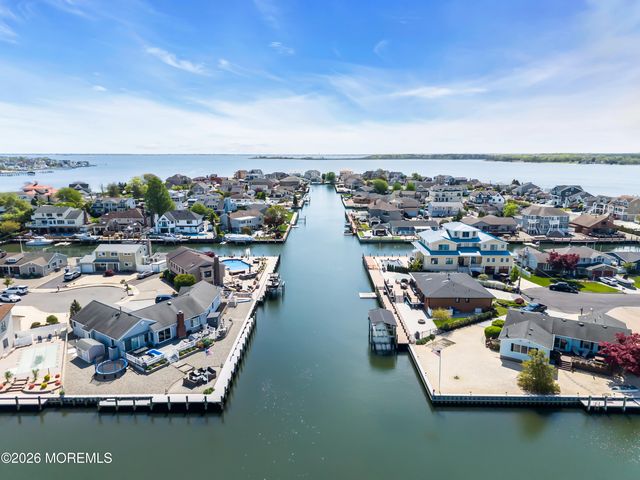 33 Clarkson Drive, Toms River, NJ 08753