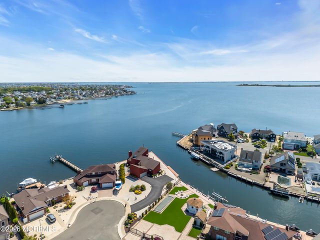 33 Clarkson Drive, Toms River, NJ 08753