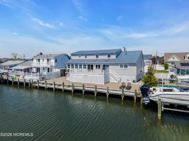33 Clarkson Drive, Toms River, NJ 08753