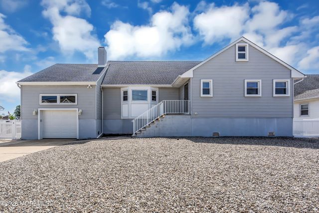 33 Clarkson Drive, Toms River, NJ 08753