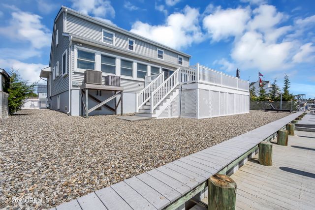 33 Clarkson Drive, Toms River, NJ 08753
