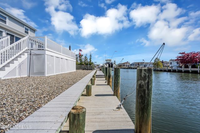 33 Clarkson Drive, Toms River, NJ 08753