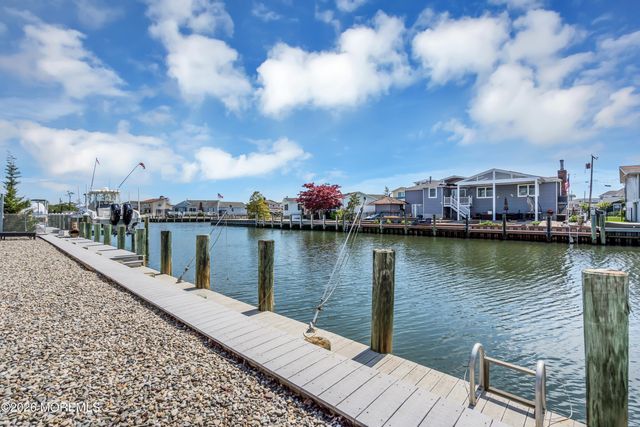 33 Clarkson Drive, Toms River, NJ 08753