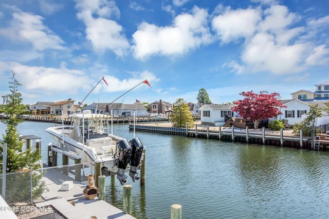 33 Clarkson Drive, Toms River, NJ 08753