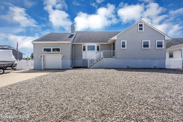 33 Clarkson Drive, Toms River, NJ 08753