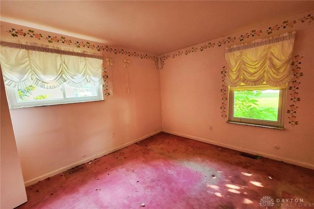 2427 Portage Path, Bellbrook, OH 45305