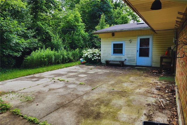 2427 Portage Path, Bellbrook, OH 45305