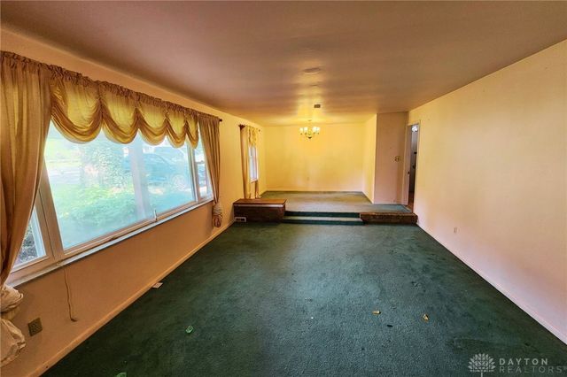 2427 Portage Path, Bellbrook, OH 45305