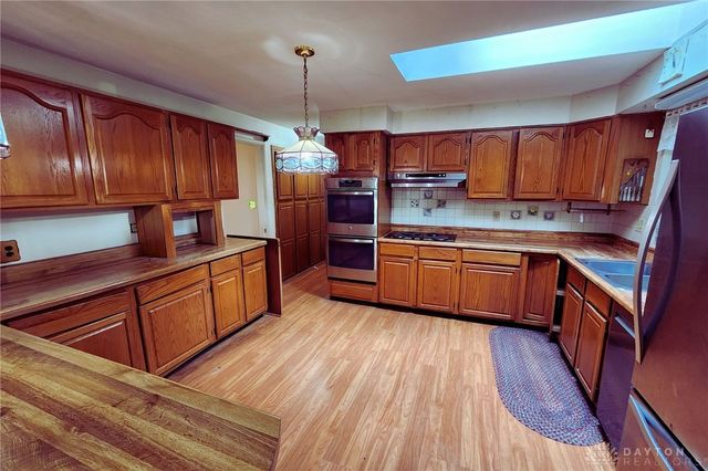 2427 Portage Path, Bellbrook, OH 45305
