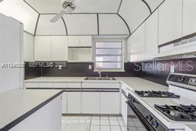 10471 SW 141 STREET, Miami, FL 33176