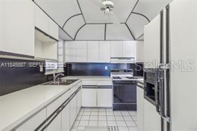 10471 SW 141 STREET, Miami, FL 33176