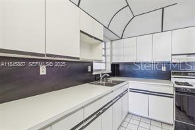10471 SW 141 STREET, Miami, FL 33176