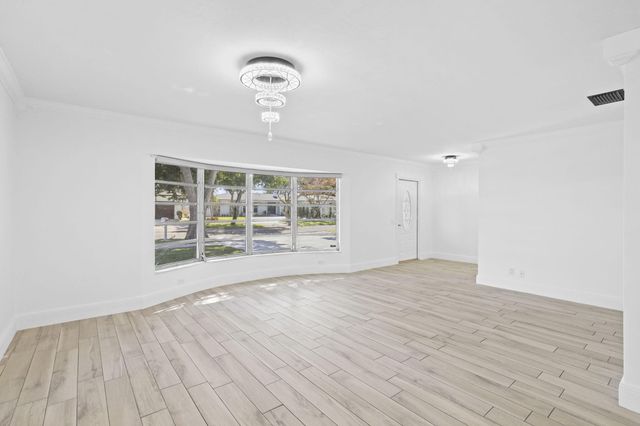 1667 39th Street, West Palm Beach, FL 33407