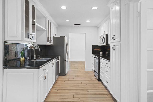 1667 39th Street, West Palm Beach, FL 33407