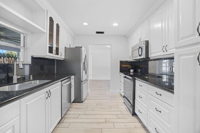 1667 39th Street, West Palm Beach, FL 33407