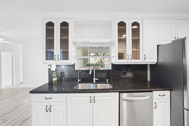 1667 39th Street, West Palm Beach, FL 33407