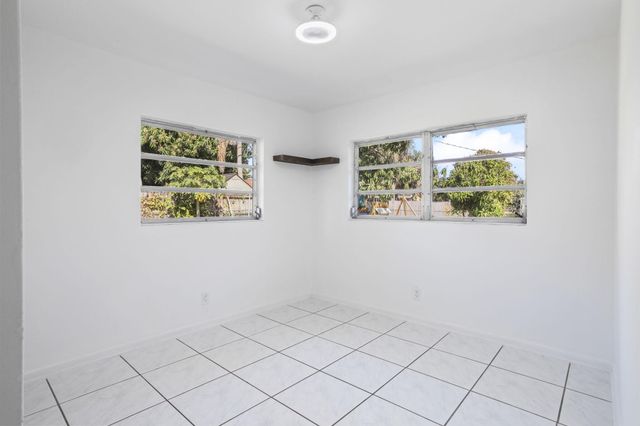 1667 39th Street, West Palm Beach, FL 33407