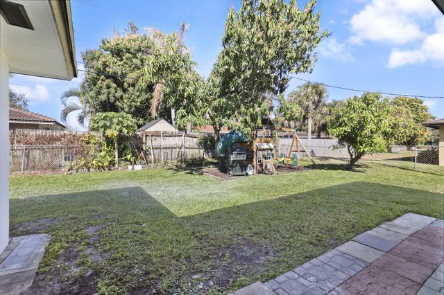 1667 39th Street, West Palm Beach, FL 33407