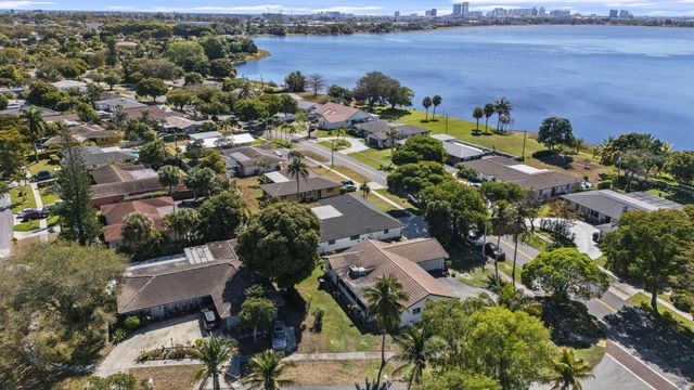 1667 39th Street, West Palm Beach, FL 33407