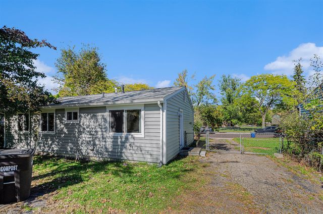 4 Burlingame Court, Ann Arbor, MI 48108