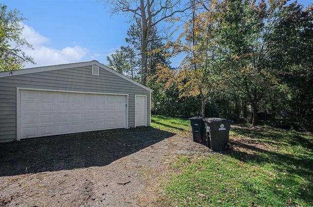 4 Burlingame Court, Ann Arbor, MI 48108