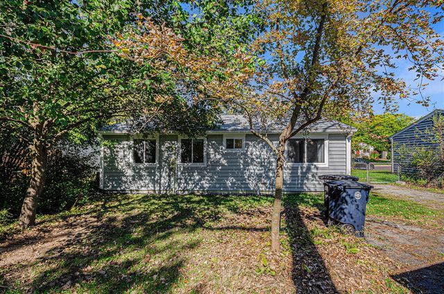4 Burlingame Court, Ann Arbor, MI 48108