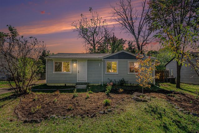 4 Burlingame Court, Ann Arbor, MI 48108