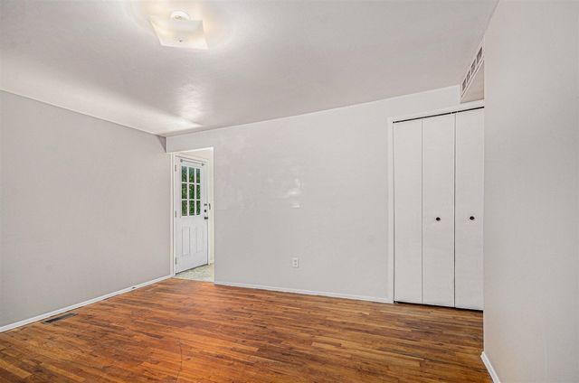 4 Burlingame Court, Ann Arbor, MI 48108