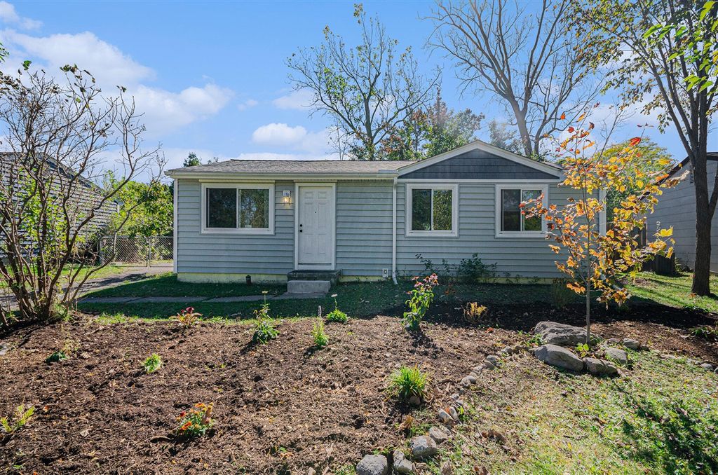 4 Burlingame Court, Ann Arbor, MI 48108