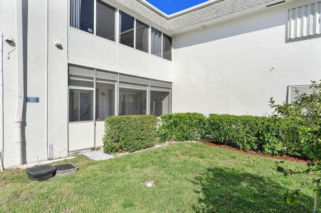 3322 CYNTHIA Lane 102, Lake Worth Beach, FL 33461