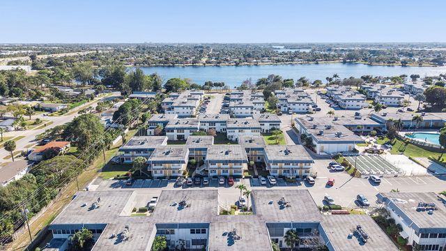 3322 CYNTHIA Lane 102, Lake Worth Beach, FL 33461