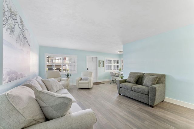 3322 CYNTHIA Lane 102, Lake Worth Beach, FL 33461