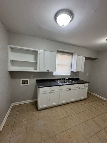 4597 WINDWARD DR, Memphis, TN 38109