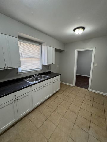 4597 WINDWARD DR, Memphis, TN 38109