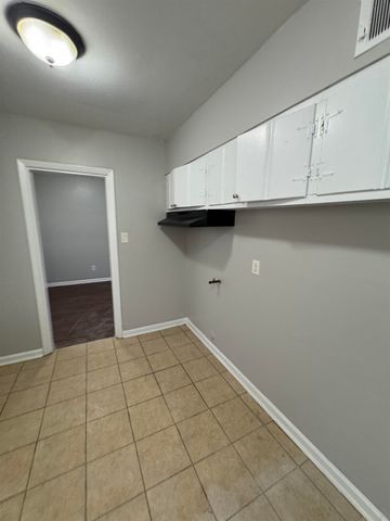 4597 WINDWARD DR, Memphis, TN 38109