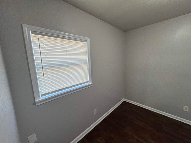 4597 WINDWARD DR, Memphis, TN 38109