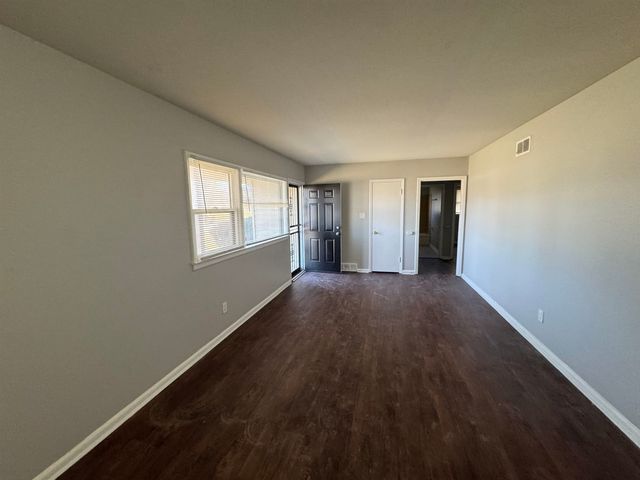 4597 WINDWARD DR, Memphis, TN 38109