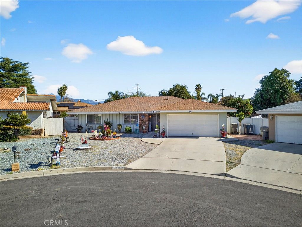 Image 32 of property listing at 25139 W Posey, Hemet, CA 92544