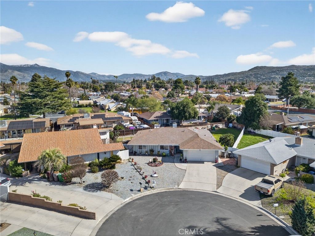 Image 33 of property listing at 25139 W Posey, Hemet, CA 92544