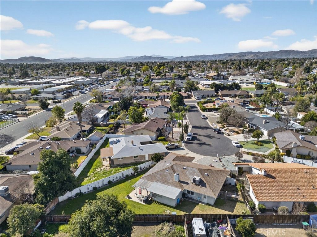 Image 36 of property listing at 25139 W Posey, Hemet, CA 92544