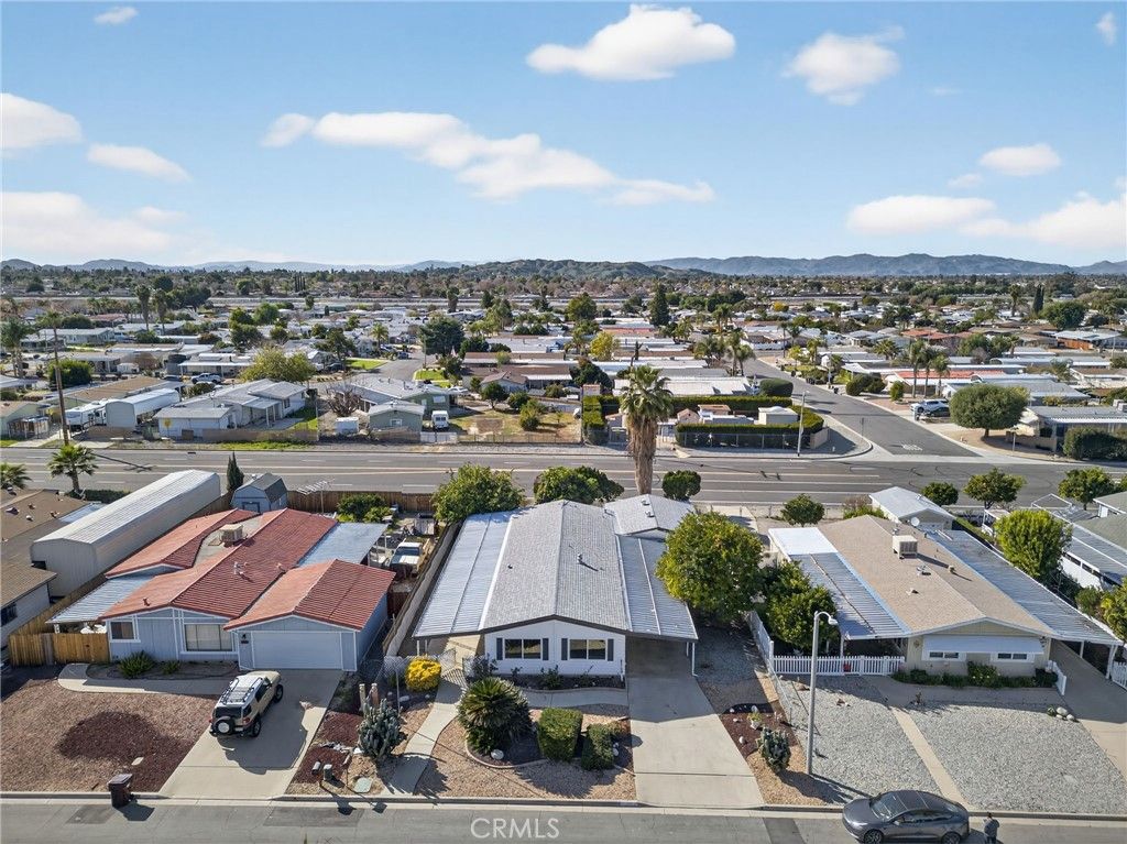 Image 37 of property listing at 25139 W Posey, Hemet, CA 92544