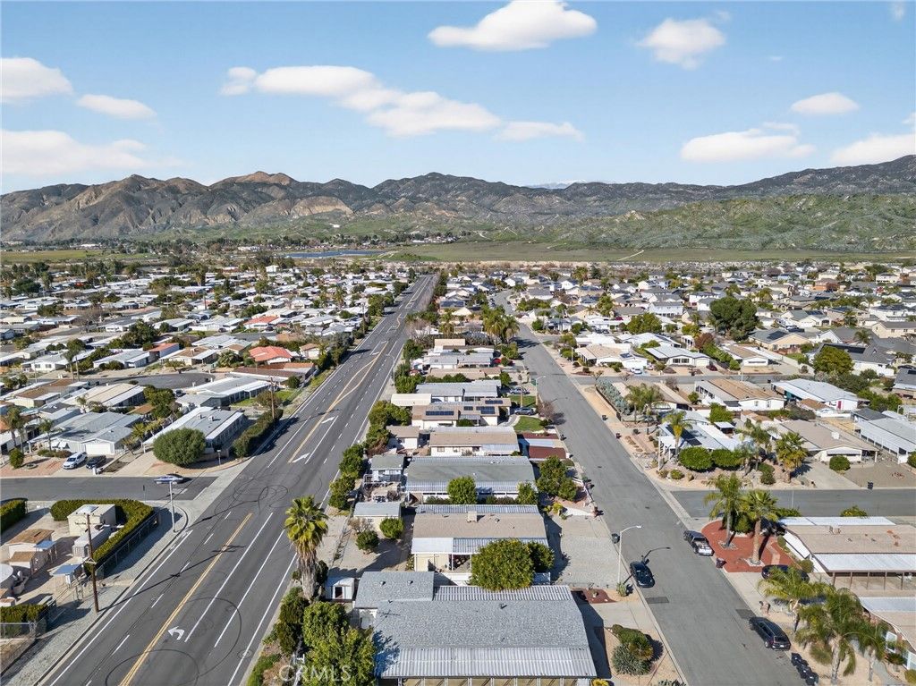 Image 39 of property listing at 25139 W Posey, Hemet, CA 92544