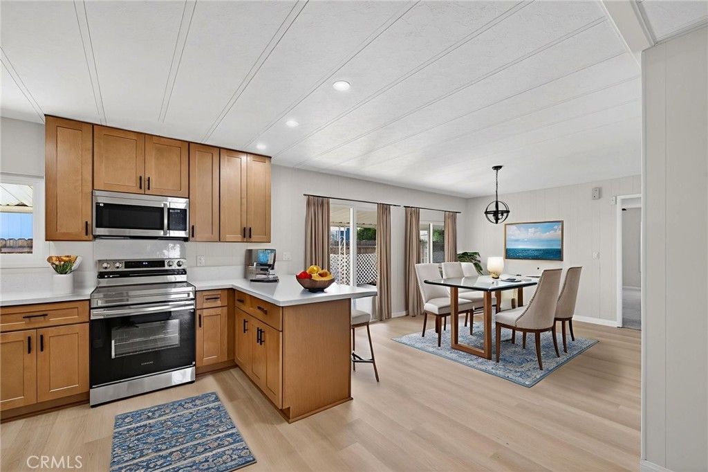 Image 7 of property listing at 25139 W Posey, Hemet, CA 92544