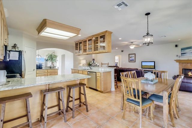 110 Mariners Dr, Port Aransas, TX 78373