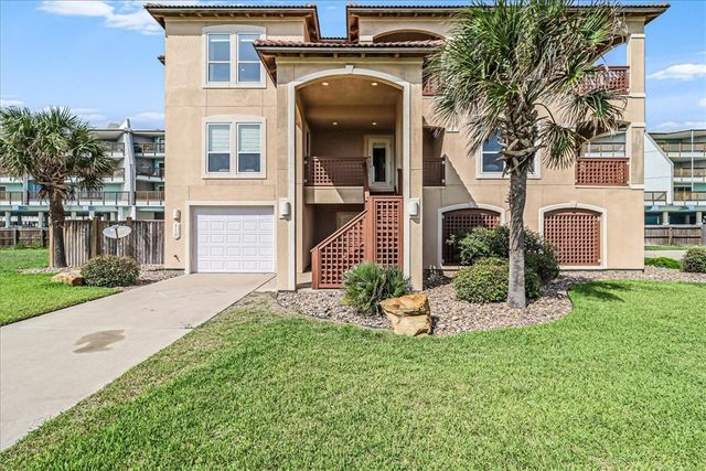 110 Mariners Dr, Port Aransas, TX 78373