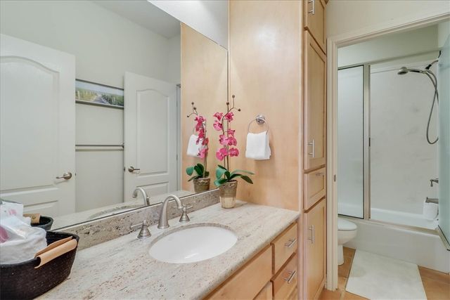 110 Mariners Dr, Port Aransas, TX 78373