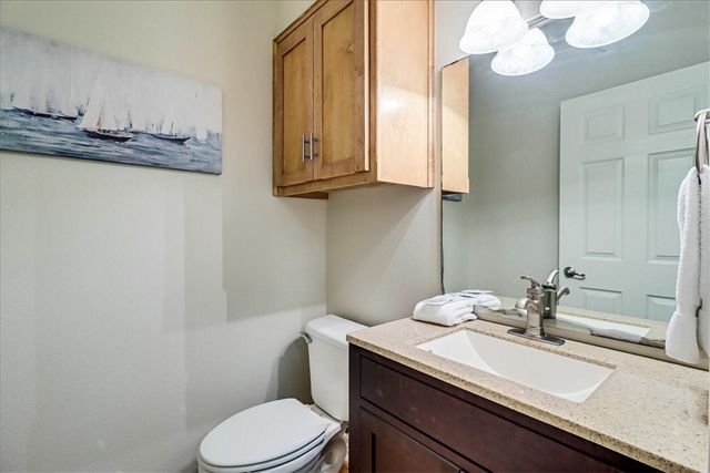 110 Mariners Dr, Port Aransas, TX 78373