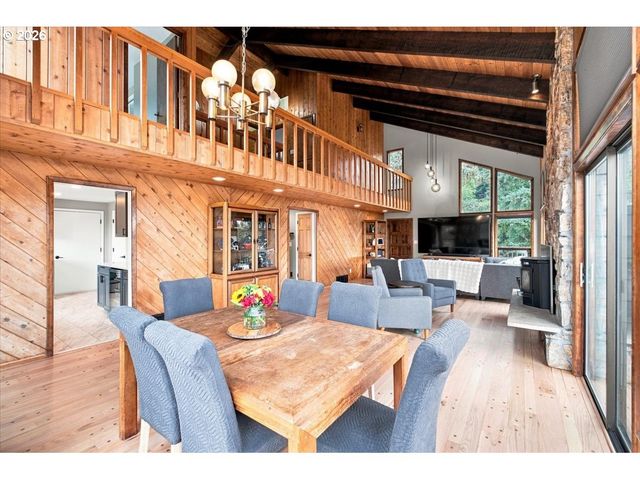 7487 ACORN HILL Ct, Salem, OR 97317